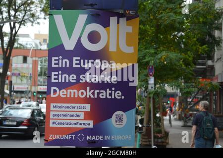 Wahlplakate in Schöneberg, Berlin, Deutschland - 9. August 2021. Stockfoto