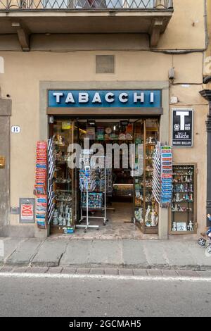 Florence, Italien - 9. Mai 2010: Italienische Tabakladen in Florenz, Italien. Stockfoto