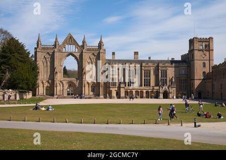 The West Front of Newstead Abbey, Nottinghamshire, Großbritannien. Stockfoto