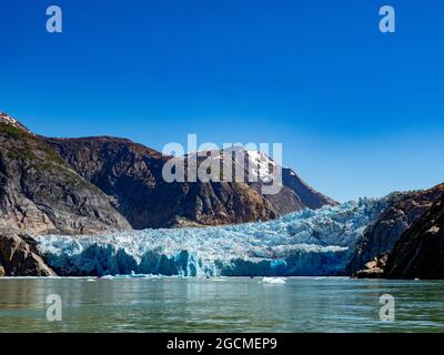 Erkunden Sie den wunderschönen kitewater Gletscher des South Sawyer Gletschers per Tierkreis im Tracy Arm Wildnisgebiet, Tongass National Forest, Alaska, USA Stockfoto