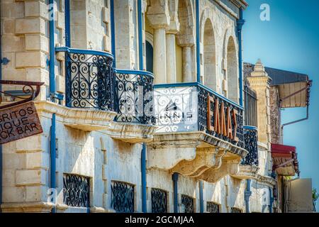 Verlassen Sie Gebäude in Limassol Zypern Stockfoto