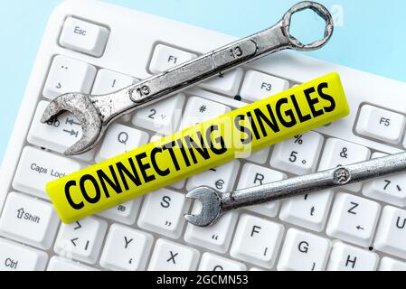 Konzeptionelle Beschriftung, die Singles verbindet. Business-Konzept Online-Dating-Website für Singles ohne versteckte Gebühren Typing Firewall Program Codes, Schreibschrift Stockfoto