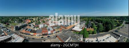 Ein Luftpanorama der Innenstadt von Simcoe, Ontario, Kanada Stockfoto