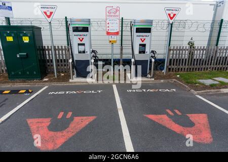 Die Elektroautoladestellen von Instavolt befinden sich auf der A1 an der Tankstelle Markham Moor. Stockfoto