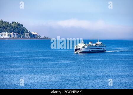 Die MS Walla Walla Jumbo Class Fähre fährt nach Seattle Harbour, Washington State, USA Stockfoto