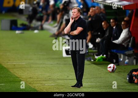 Sant Joan Despi, Spanien. 08. August 2021. Ronald Koeman, Cheftrainer des FC Barcelona, zeigt sich während des Freundschaftsspiel zwischen dem FC Barcelona und dem FC Juventus. FC Barcelona gewann 3-0 gegen den FC Juventus. Kredit: Nicolò Campo/Alamy Live Nachrichten Stockfoto
