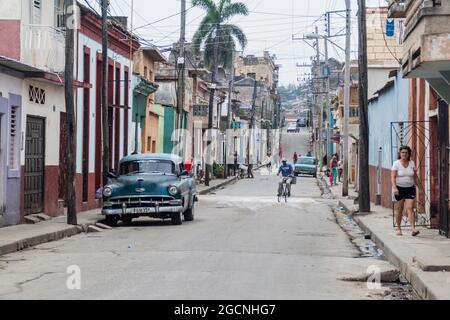 MATANZAS, KUBA - 16. FEB 2016: Straßenleben im Zentrum von Matanzas, Kuba Stockfoto