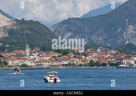Blick auf die Stadt, Baveno, Lago Maggiore, Piemont, Italien Stockfoto