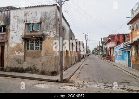 MATANZAS, KUBA - 16. FEB 2016: Blick auf die Straßen im Zentrum von Matanzas, Kuba Stockfoto