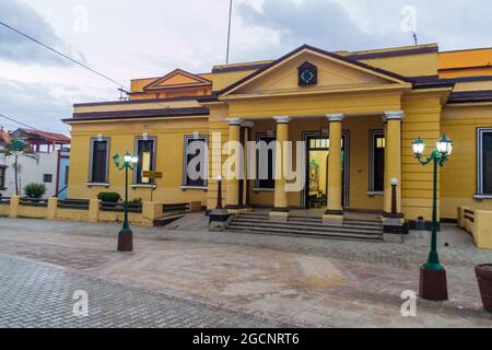 Bau des Asamblea Municipal del Poder Popular (Gemeindeversammlung der Volksmacht) in Baracoa, Kuba. Stockfoto