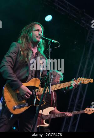 Wickham, Großbritannien. August 2021. Benjamin Collett Mills aka Ben Mills, englischer Rock-Gitarrist und X-Factor-Finalist, tritt beim Wickham Festival live mit der Band Cregan & Co auf. (Foto von Dawn Fletcher-Park/SOPA Images/Sipa USA) Quelle: SIPA USA/Alamy Live News Stockfoto