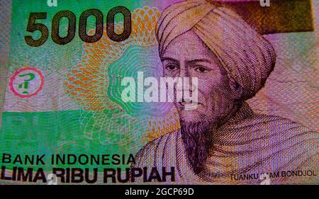 Bilder indonesischer Nationalhelden auf 'Indonesischen Rupiah'-Banknoten in verschiedenen Stückelungen Stockfoto