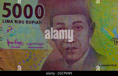 Bilder indonesischer Nationalhelden auf 'Indonesischen Rupiah'-Banknoten in verschiedenen Stückelungen Stockfoto