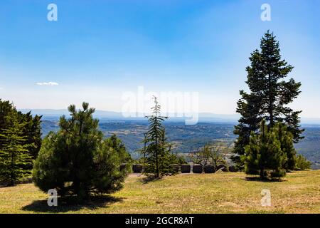 Blick vom Avala-Hügel in der Nähe von Belgrad, Serbien. Stockfoto