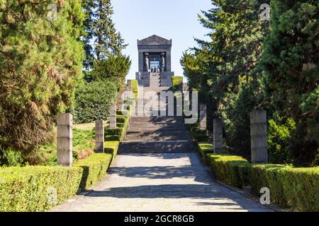 Denkmal für den unbekannten Soldaten aus dem Ersten Weltkrieg auf dem Berg Avala, Belgrad, Serbien. Stockfoto