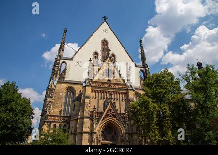 Die St. Thomas Kirche in Leipzig, Sachsen, Deutschland. Johann Sebastian Bach war im 18. Jahrhundert Chorleiter des Kirchenchors. A Mon Stockfoto