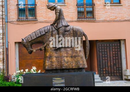 Statue mit dem Titel „die Rückkehr des heiligen Franziskus“ in Spello Umbrien Italien Stockfoto