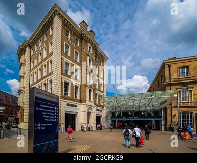 Great Northern Hotel im Londoner Bahnhof Kings Cross. Gebaut 1854. Stockfoto