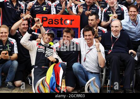 Rennsieger Pastor Maldonado (EHRW.) Williams feiert mit dem Team. Großer Preis von Spanien, Sonntag, 13. Mai 2012. Barcelona, Spanien. Stockfoto