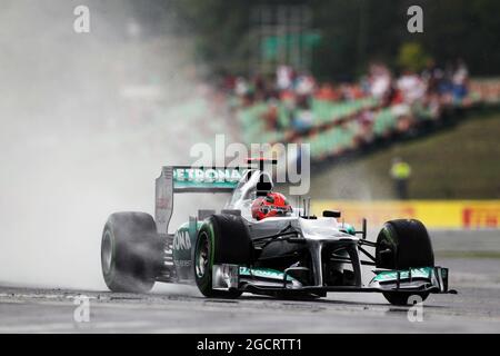 Michael Schumacher (GER) Mercedes AMG F1 W03 bei Nässe. Großer Preis von Ungarn, Freitag, 27. Juli 2012. Budapest, Ungarn. Stockfoto