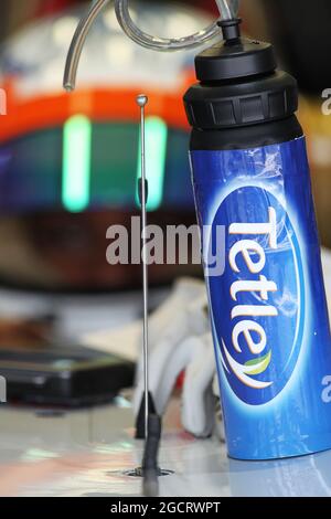 Tetley Tees Trinkflasche für Narain Karthikeyan (IND) Hispania Racing F1 Team (HRT). Großer Preis von Japan, Samstag, 6. Oktober 2012. Suzuka, Japan. Stockfoto