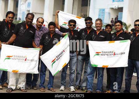 Sahara Force India F1 Team Fans. Großer Preis von Indien, Sonntag, 28. Oktober 2012. Greater Noida, Neu-Delhi, Indien. Stockfoto