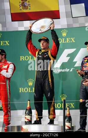 Rennsieger Kimi Räikkönen (FIN) Lotus F1 Team feiert auf dem Podium. Großer Preis von Australien, Sonntag, 17. März 2013. Albert Park, Melbourne, Australien. Stockfoto