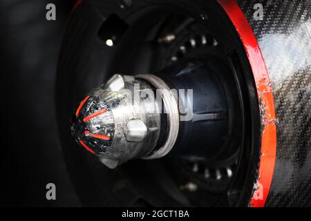 McLaren MP4-28 Bremse. Großer Preis von Malaysia, Samstag, 23. März 2013. Sepang, Kuala Lumpur, Malaysia. Stockfoto