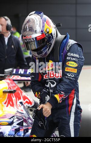 Sebastian Vettel (GER) Red Bull Racing im Parc Ferme. Großer Preis von Großbritannien, Samstag, 29. Juni 2013. Silverstone, England. Stockfoto