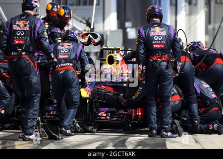 Mark Webber (AUS) Red Bull Racing RB9 macht einen Boxenstopp. Großer Preis von Ungarn, Sonntag, 28. Juli 2013. Budapest, Ungarn. Stockfoto