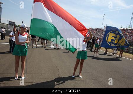 Grid Mädchen mit der ungarischen Flagge. Großer Preis von Ungarn, Sonntag, 28. Juli 2013. Budapest, Ungarn. Stockfoto