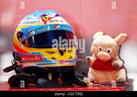 Der Helm und das Maskottchen von Fernando Alonso (ESP) Ferrari. Großer Preis von Italien, Samstag, 7. September 2013. Monza Italien. Stockfoto