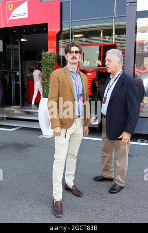 (L bis R): Enzo Mattioli Ferrari (ITA) mit Piero Ferrari (ITA) Ferrari Vice-President. Großer Preis von Italien, Samstag, 7. September 2013. Monza Italien. Stockfoto