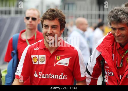 Fernando Alonso (ESP) Ferrari mit Edoardo Bendinelli (ITA) Personal Trainer. Großer Preis von Italien, Sonntag, 8. September 2013. Monza Italien. Stockfoto