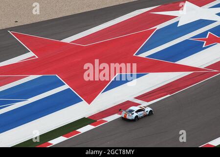 Stuart Hall (GBR) / Jamie Campbell-Walter (GBR) Aston Martin Vantage V8. FIA-Langstrecken-Weltmeisterschaft, Runde 5, Samstag, 21. September 2013. Circuit of the Americas, Austin, Texas, USA. Stockfoto