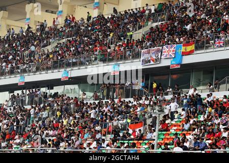 Fans in der Tribüne. Großer Preis von Indien, Sonntag, 27. Oktober 2013. Greater Noida, Neu-Delhi, Indien. Stockfoto