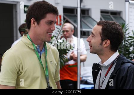 (L bis R): Luiz Razia (BRA) mit Nicolas Todt (FRA) Driver Manager. Großer Preis von Brasilien, Freitag, 22. November 2012. Sao Paulo, Brasilien. Stockfoto