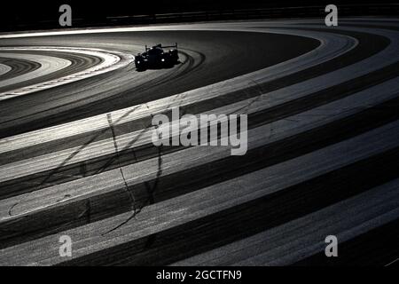 Szenische Action bei wenig Licht. FIA-Langstrecken-Weltmeisterschaft, „Prolog“, offizielle Testtage, Freitag, 28. März 2014. Paul Ricard, Frankreich. Stockfoto