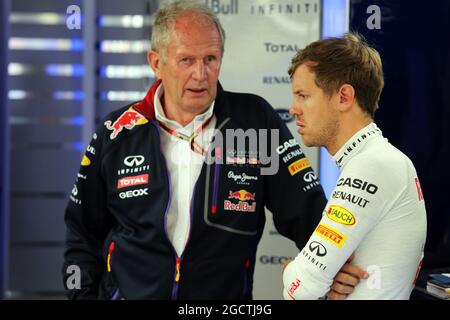 (L bis R): Dr. Helmut Marko (AUT) Red Bull Motorsport Consultant mit Sebastian Vettel (GER) Red Bull Racing. Großer Preis von Monaco, Donnerstag, 22. Mai 2014. Monte Carlo, Monaco. Stockfoto