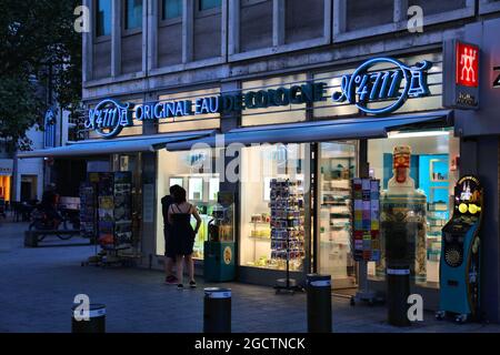 KÖLN, DEUTSCHLAND - 21. SEPTEMBER 2020: Eau de Cologne Store in Deutschland. Original Eau de Cologne (Nr. 4711) ist ein Parfüm aus dem Jahr 1709 in Deutschland Stockfoto