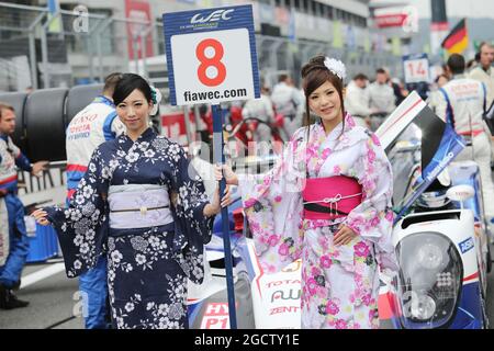 Grid-Mädchen. FIA-Langstrecken-Weltmeisterschaft, Runde 5, Six Hours of Fuji, Sonntag, 12. Oktober 2014. Fuji, Japan. Stockfoto