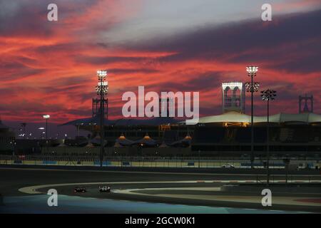 Bei schwachem Licht. FIA-Langstrecken-Weltmeisterschaft, Runde 7, Samstag, 15. November 2014. Sakhir, Bahrain. Stockfoto