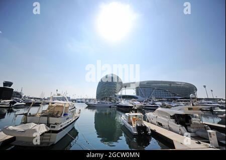 Der Hafen. Abu Dhabi Grand Prix, Donnerstag, 20. November 2014. Yas Marina Circuit, Abu Dhabi, VAE. Stockfoto