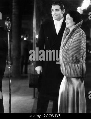 CLARK GABLE und seine zweite Frau RIA LANGHAM GABLE bei der Hollywood Los Angeles Premiere am 26. Dezember 1931 von HELL DIVERS 1931 Regisseur GEORGE W. HILL Geschichte Frank Wead Metro Goldwyn Mayer Stockfoto