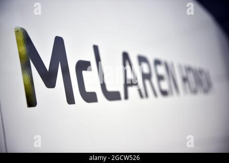 McLaren Honda-Logo. Großer Preis von Malaysia, Donnerstag, 26. März 2015. Sepang, Kuala Lumpur, Malaysia. Stockfoto