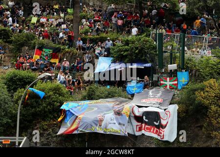 Fans auf dem Hügel. Großer Preis von Monaco, Samstag, 23. Mai 2015. Monte Carlo, Monaco. Stockfoto