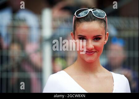 Ein gittertes Mädchen. Großer Preis von Monaco, Sonntag, 24. Mai 2015. Monte Carlo, Monaco. Stockfoto