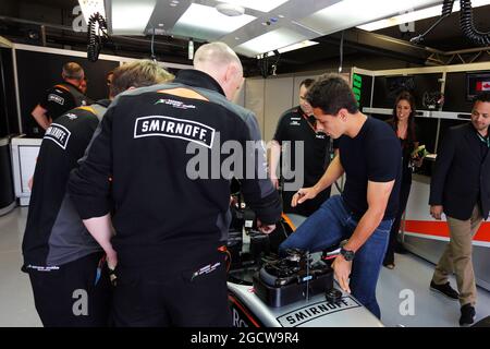 Javier Hernandez (MEX) Manchester Utd Fußballspieler mit dem Sahara Force India F1 Team. Großer Preis von Kanada, Sonntag, 7. Juni 2015. Montreal, Kanada. Stockfoto