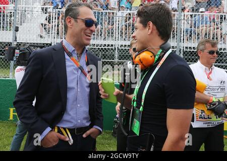 Javier Hernandez (MEX) Manchester Utd Fußballspieler am Start mit Carlos Slim DOMiT (MEX), dem Vorsitzenden von America Movil, und dem Sahara Force India F1 Team. Großer Preis von Kanada, Sonntag, 7. Juni 2015. Montreal, Kanada. Stockfoto