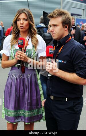 (L bis R): Federica Masolin (ITA) Sky F1 Italia Presenter mit Davide Valsecchi (ITA) Sky F1 Italia Presenter. Großer Preis von Österreich, Sonntag, 21. Juni 2015. Spielberg, Österreich. Stockfoto